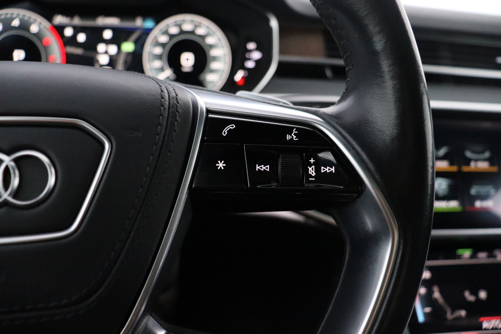 AUDI A8 2021