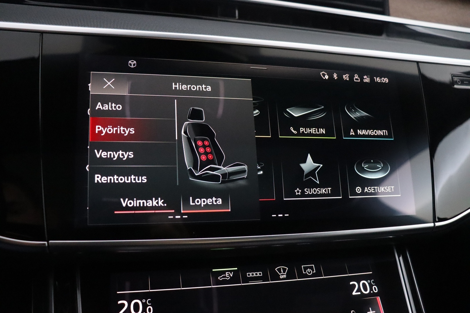 AUDI A8 2021