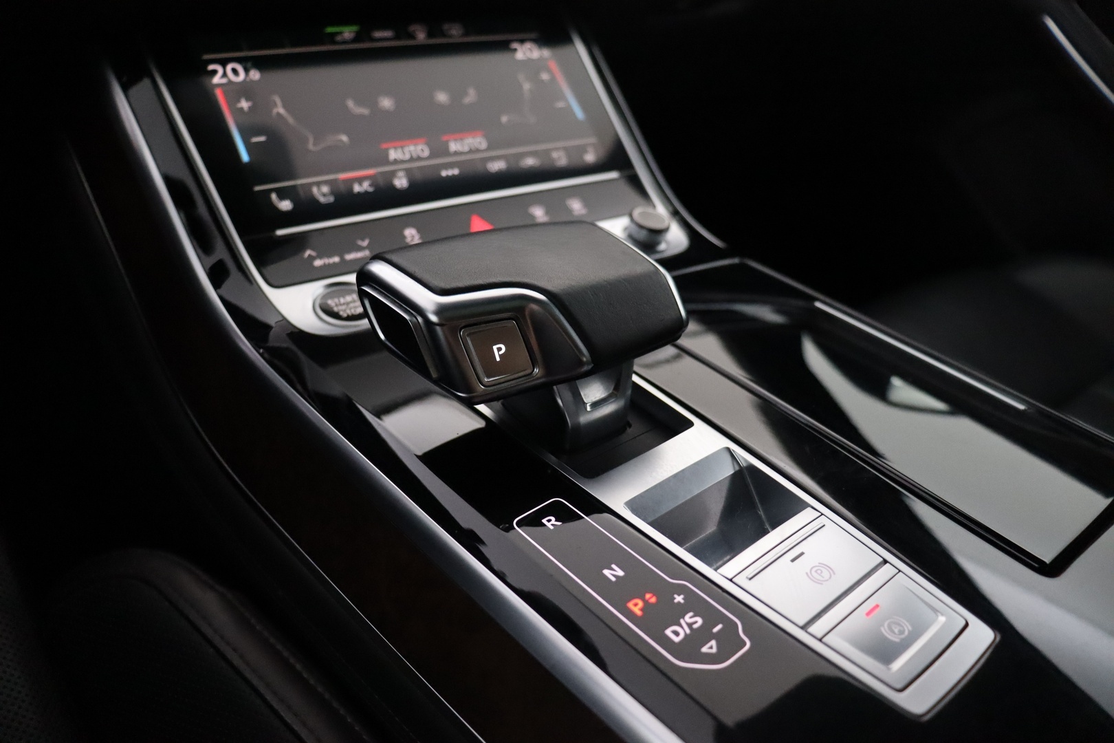 AUDI A8 2021