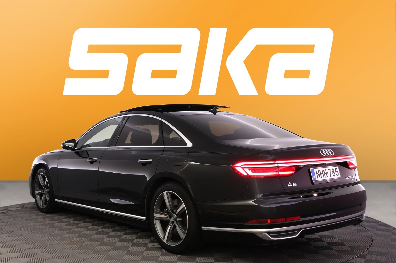 AUDI A8 2021