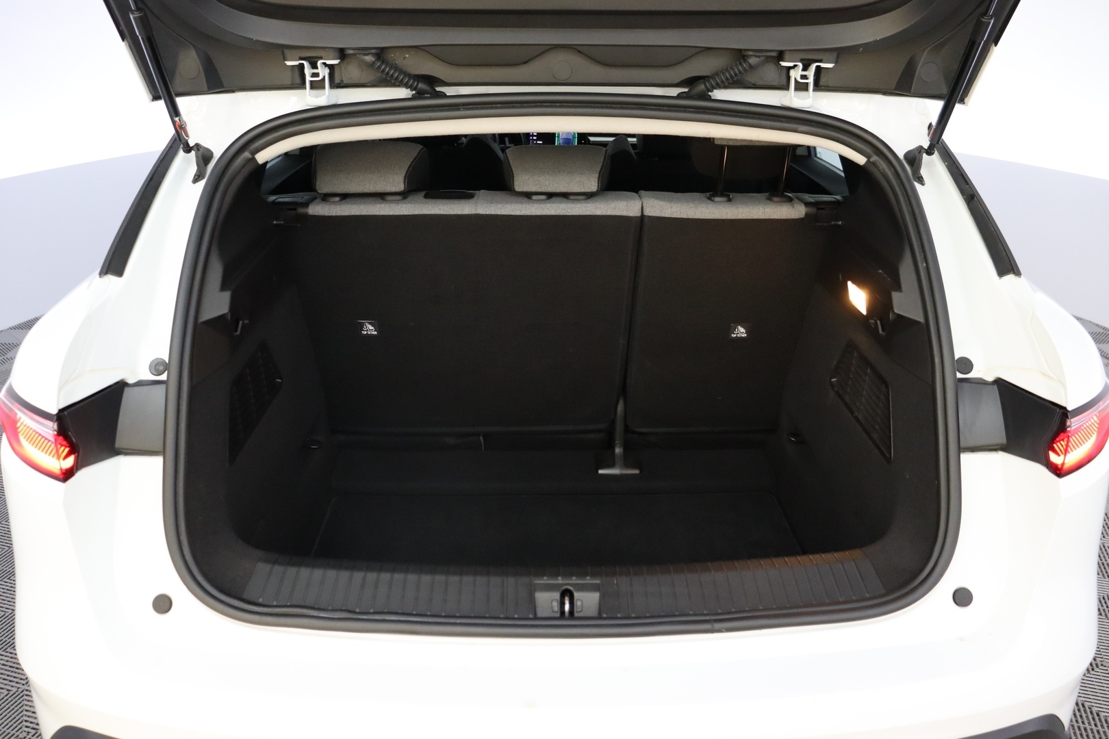 RENAULT Megane 2023