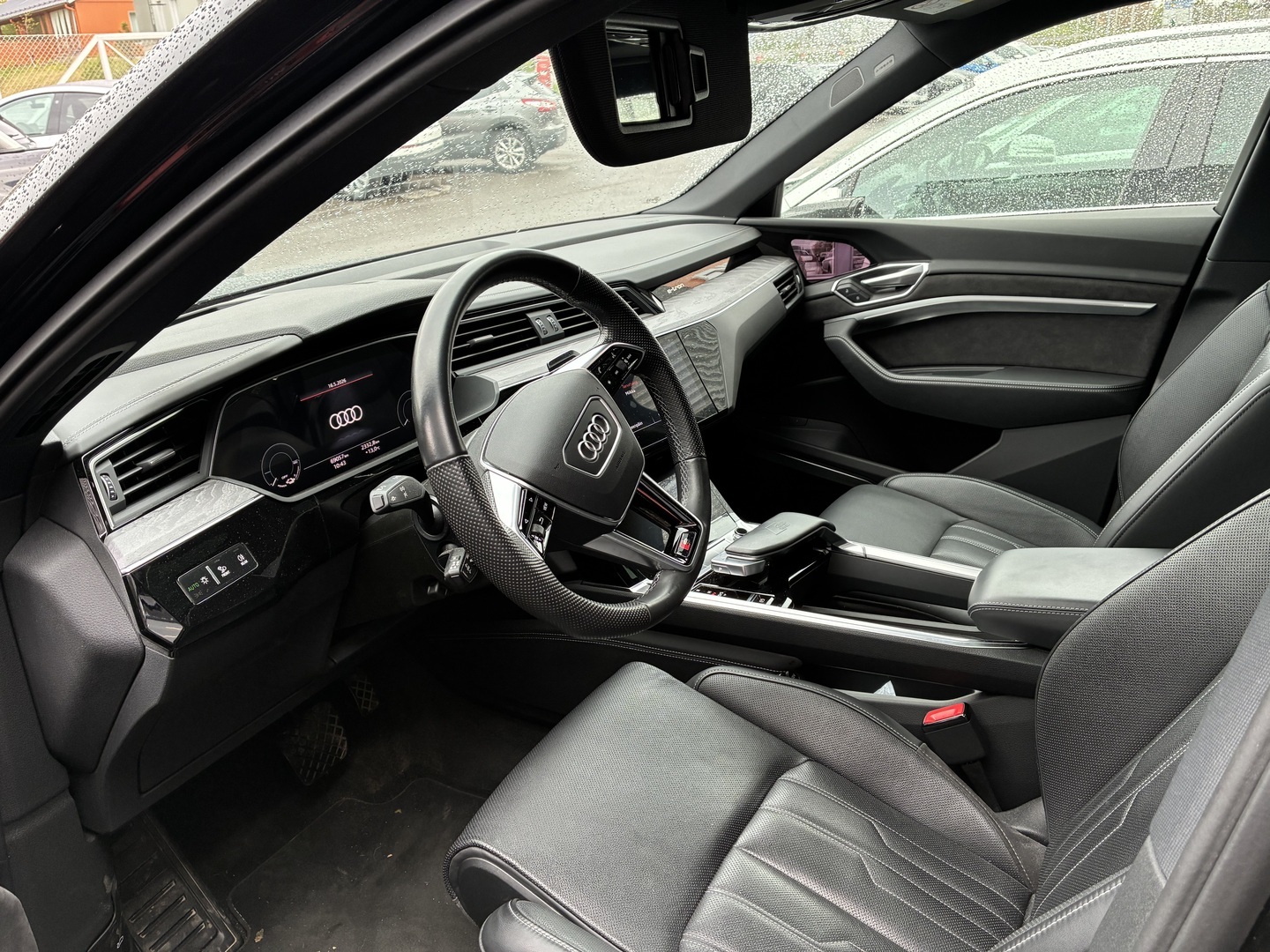 AUDI e-tron 2021