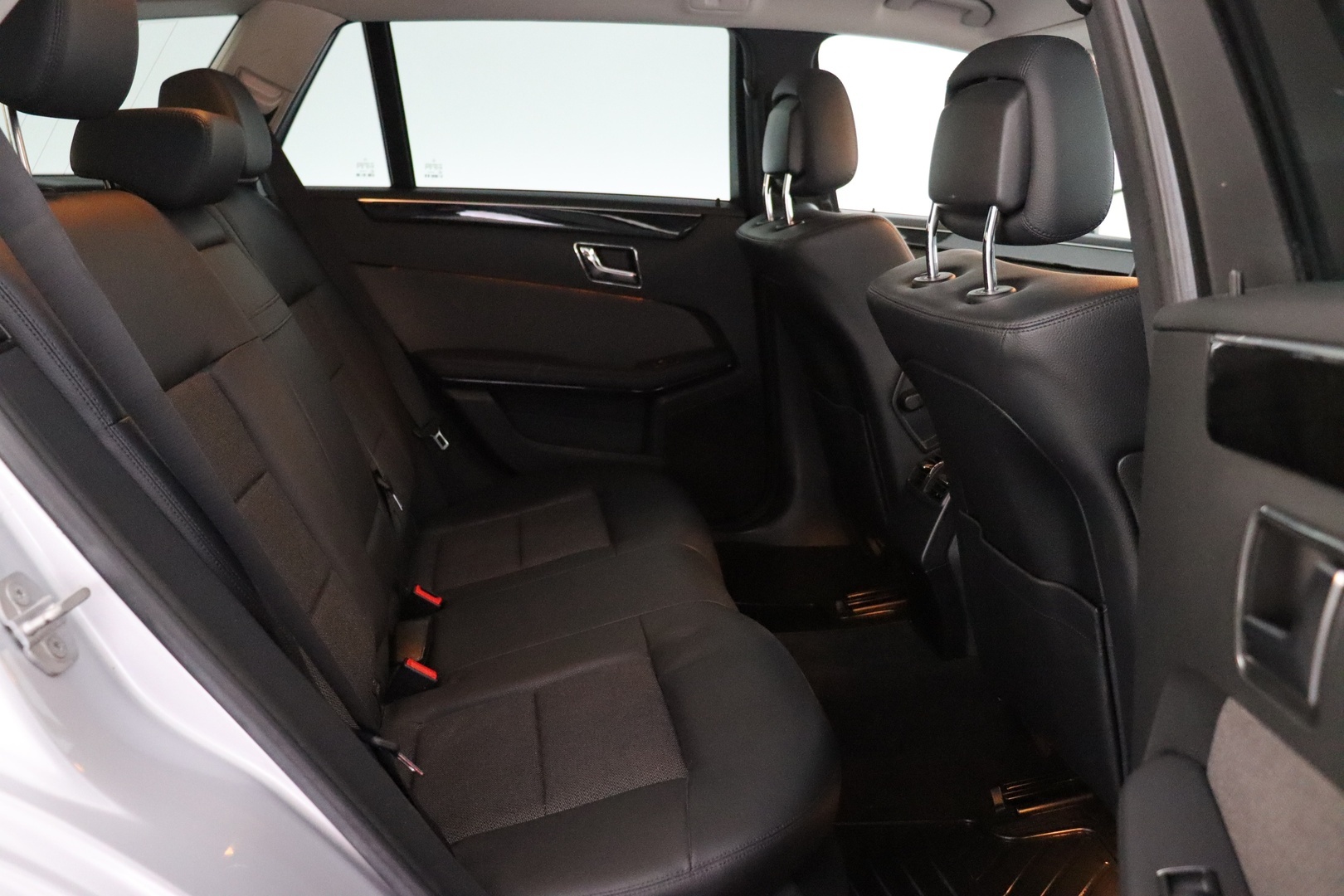 MERCEDES-BENZ E 2010