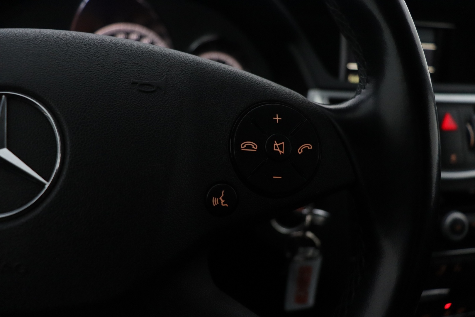 MERCEDES-BENZ E 2010