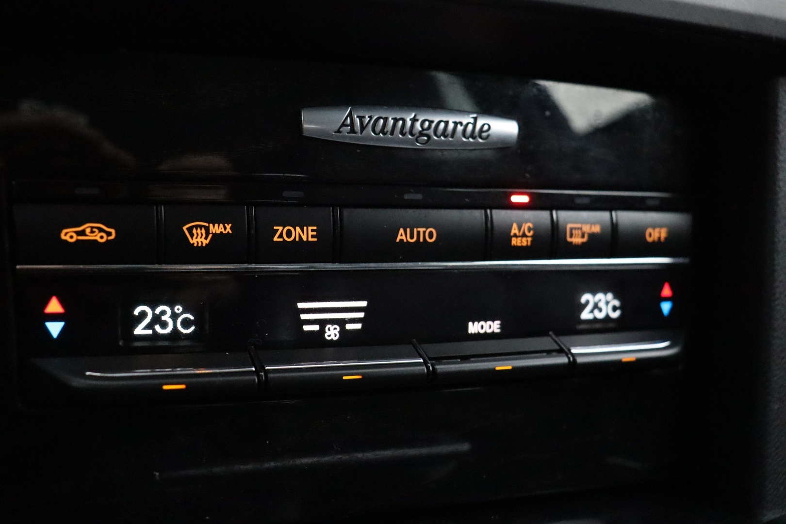 MERCEDES-BENZ E 2010