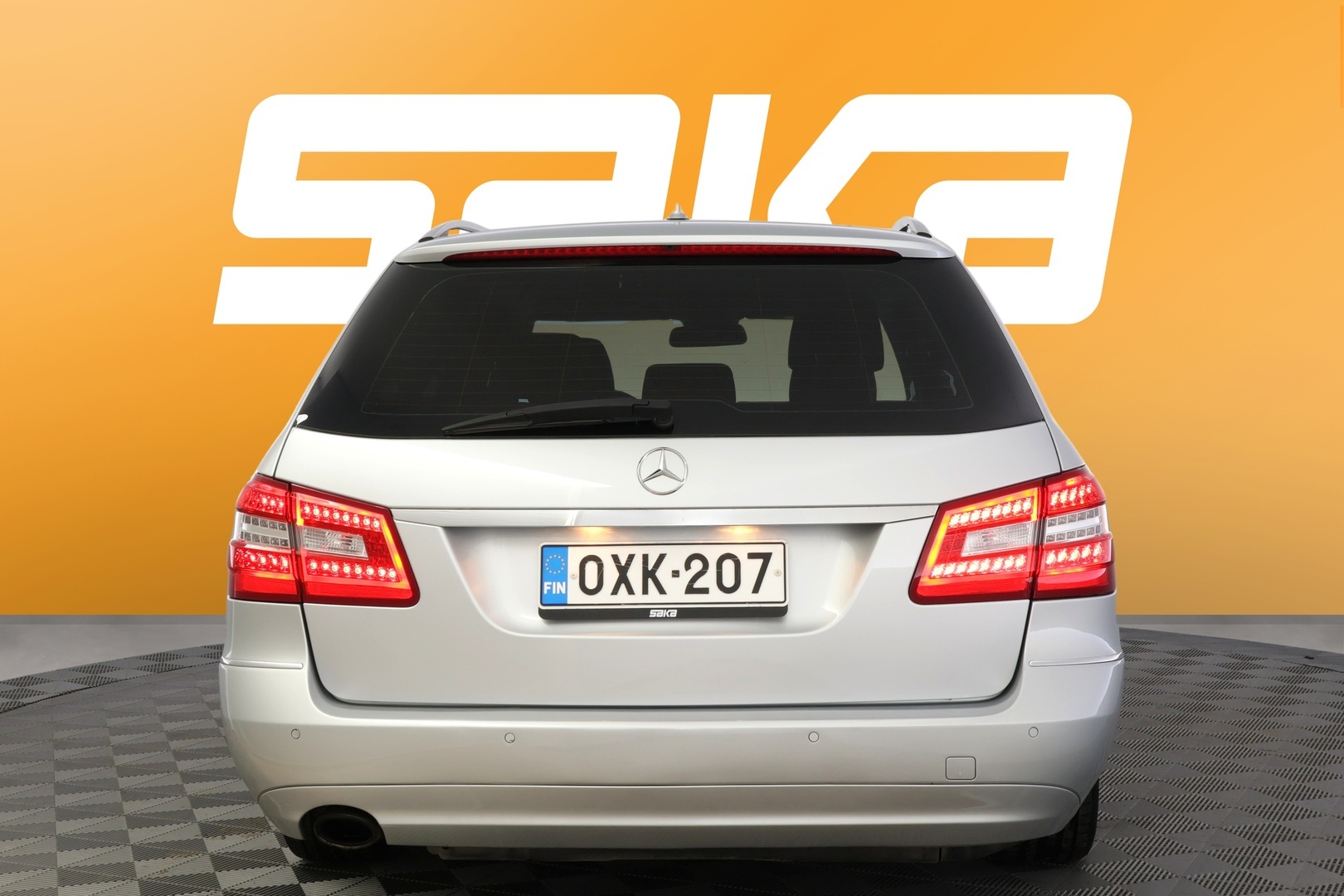 MERCEDES-BENZ E 2010