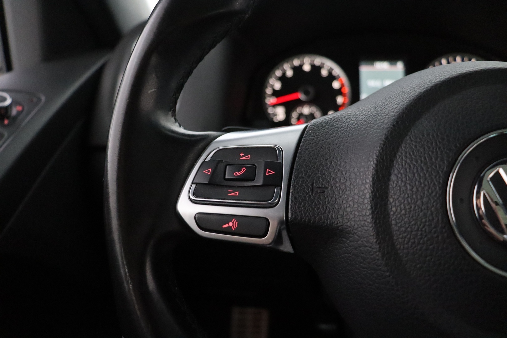 VOLKSWAGEN Tiguan 2013