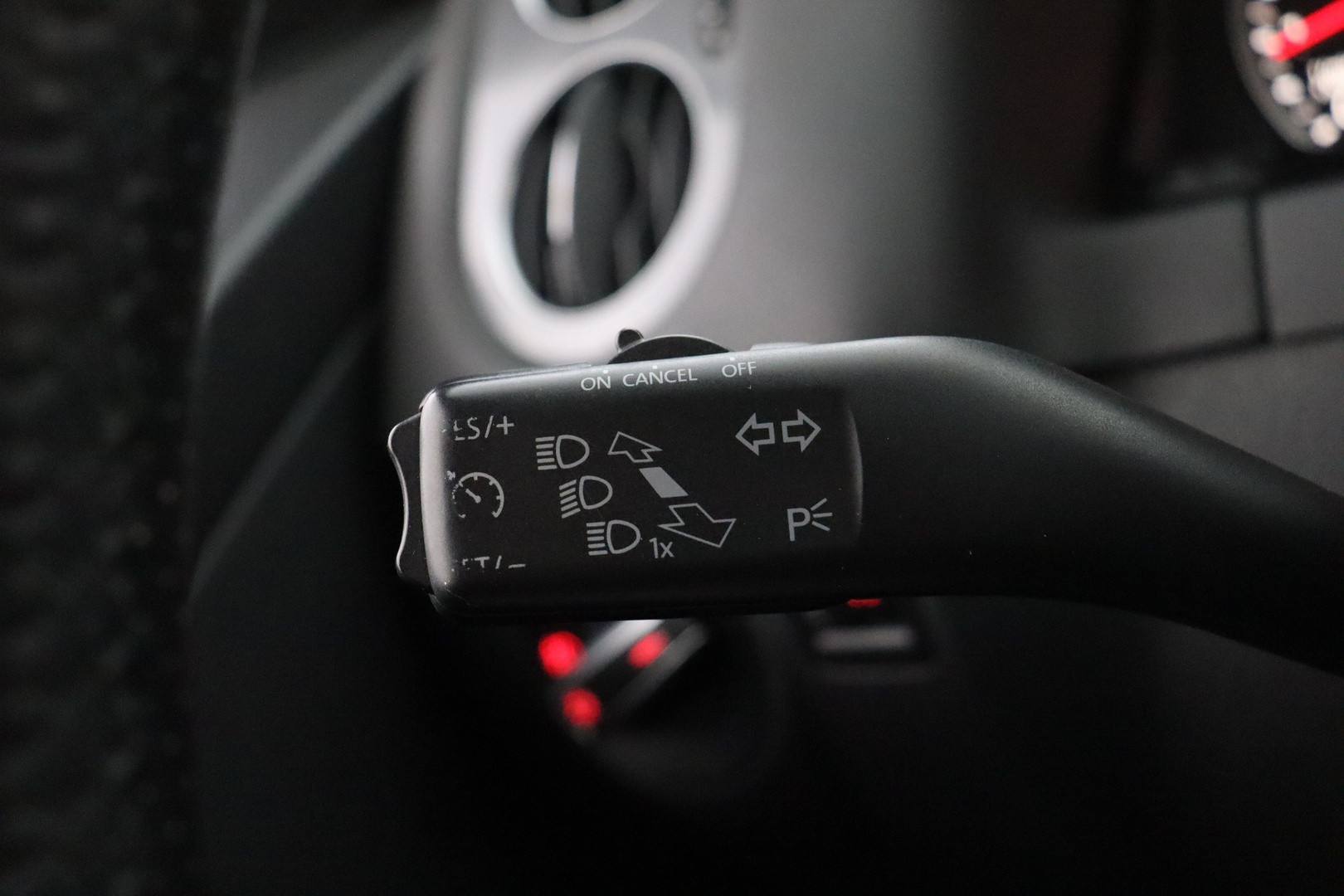 VOLKSWAGEN Tiguan 2013