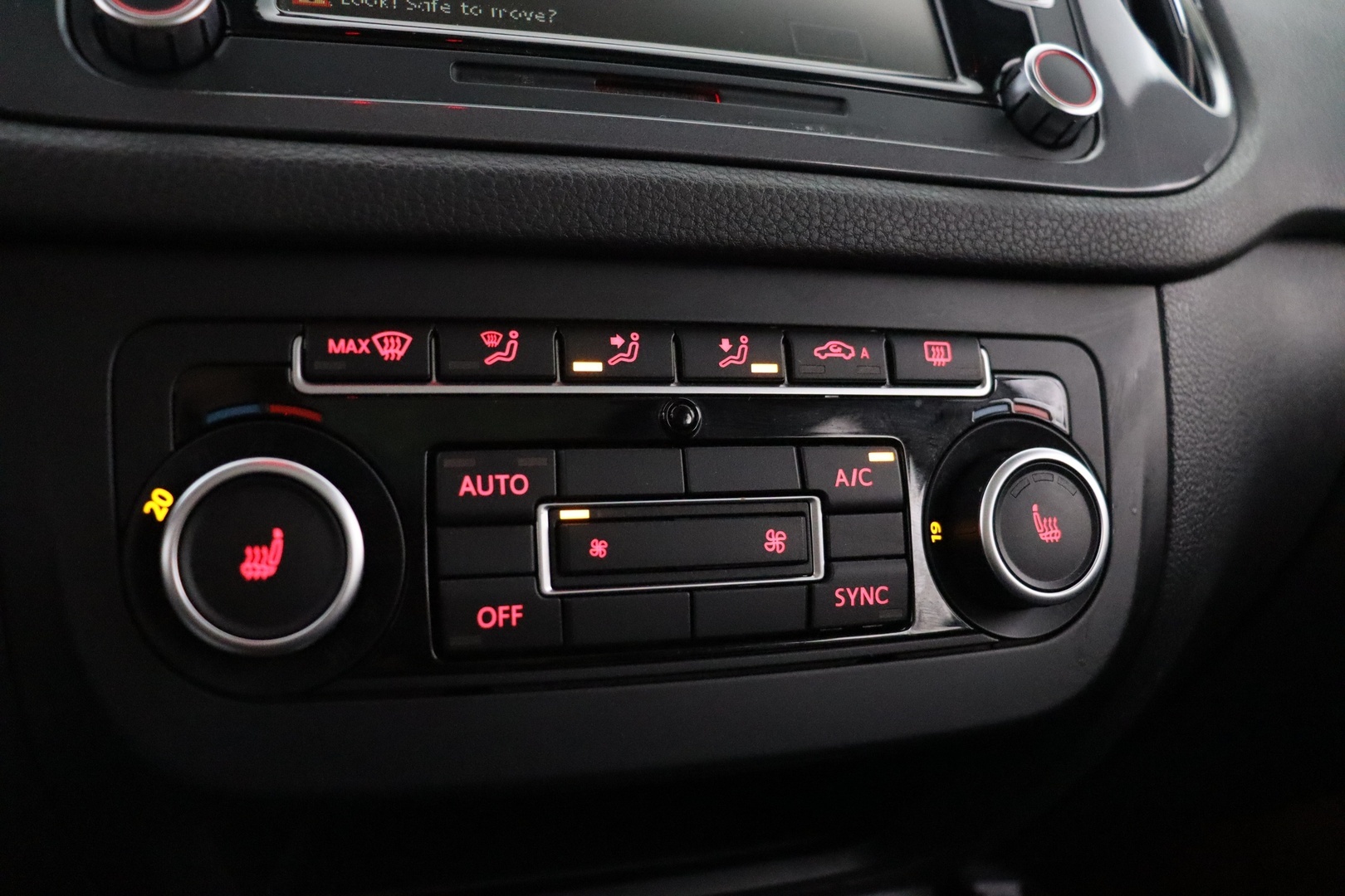 VOLKSWAGEN Tiguan 2013