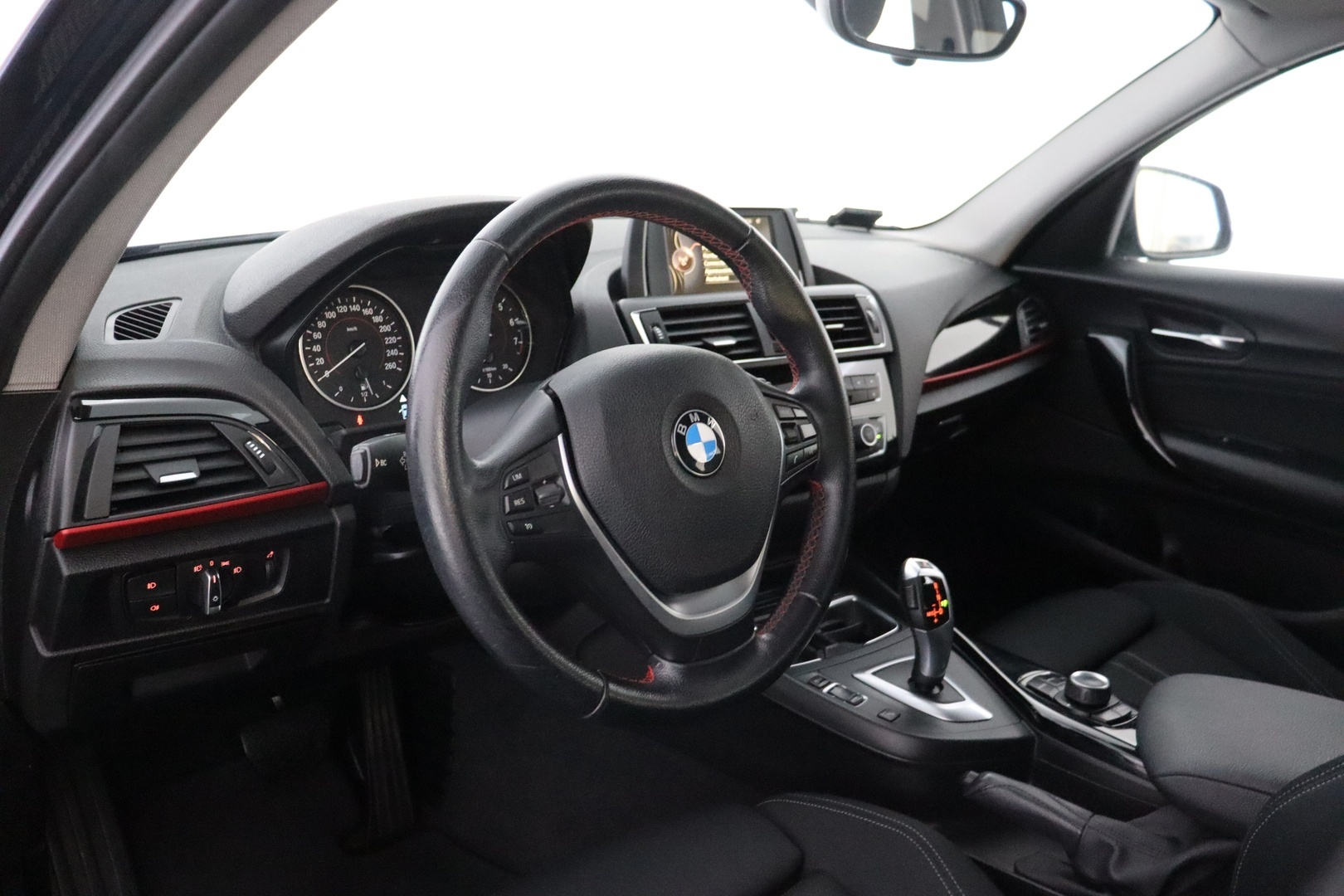 BMW 118 2016