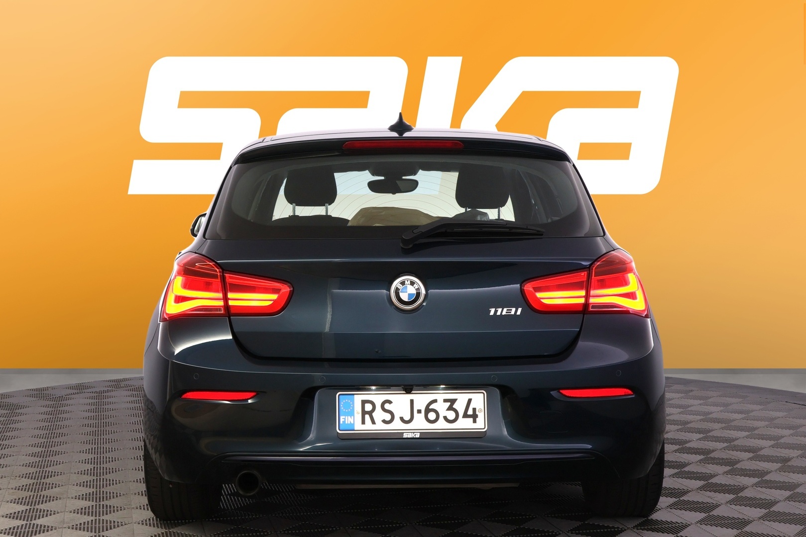 BMW 118 2016