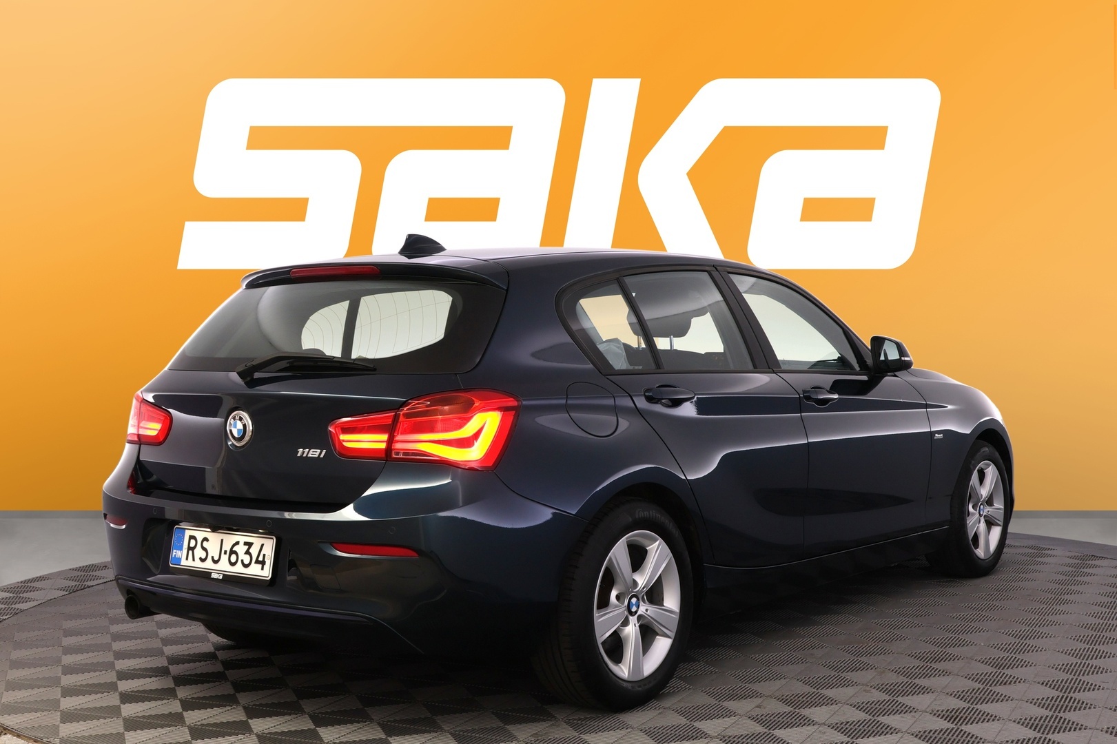 BMW 118 2016