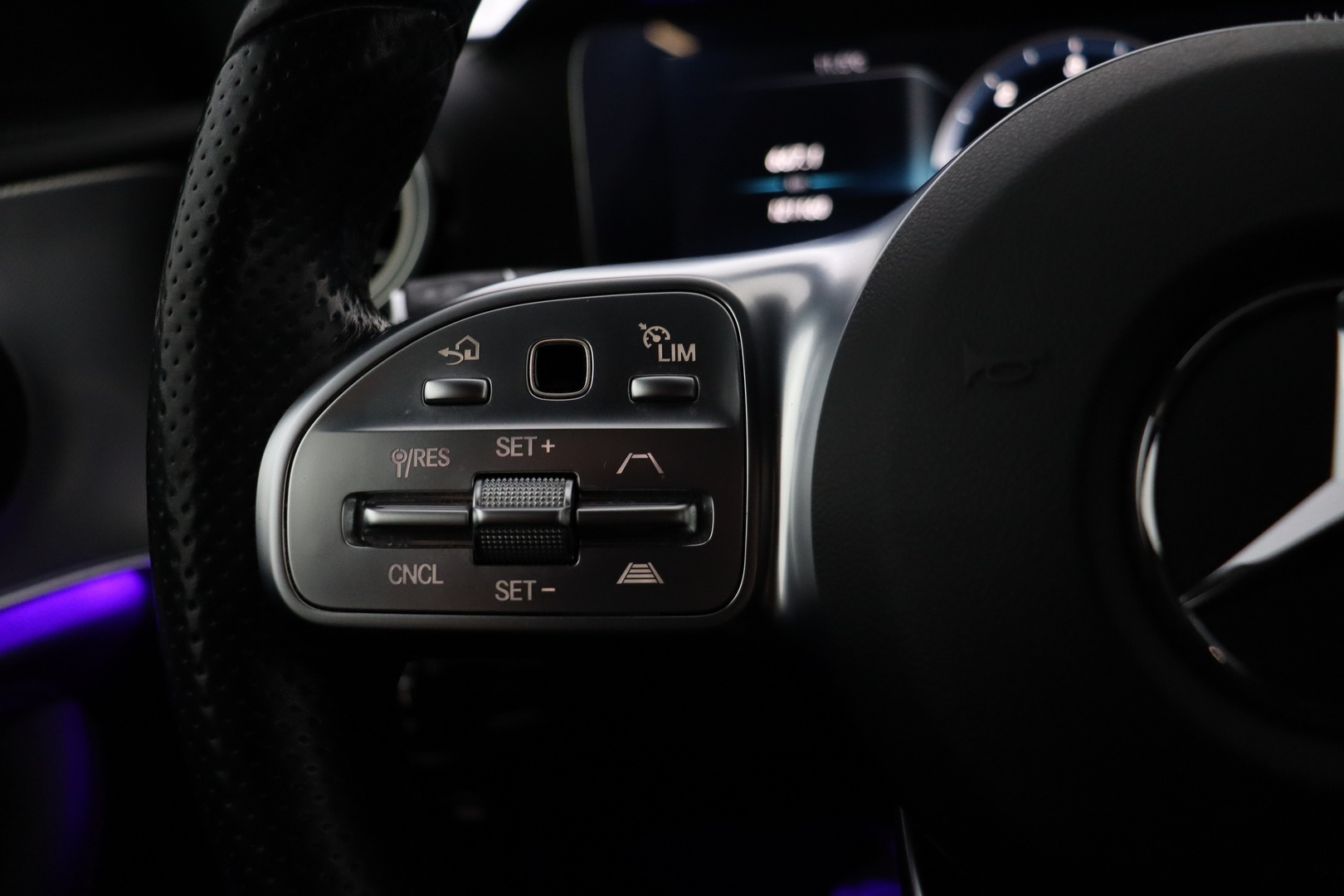 MERCEDES-BENZ E 2020