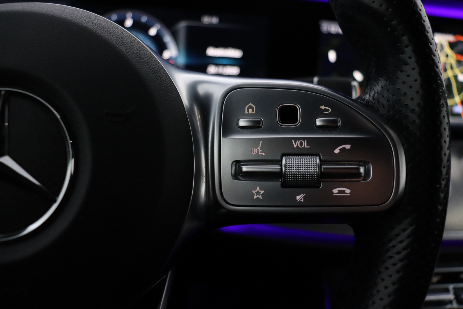 MERCEDES-BENZ E 2020