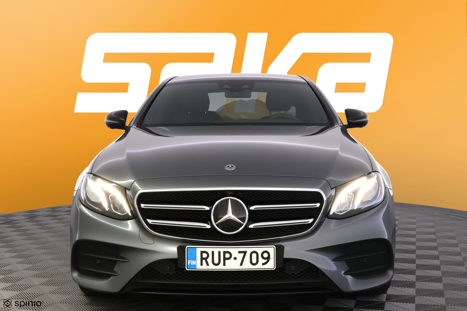 MERCEDES-BENZ E 2020