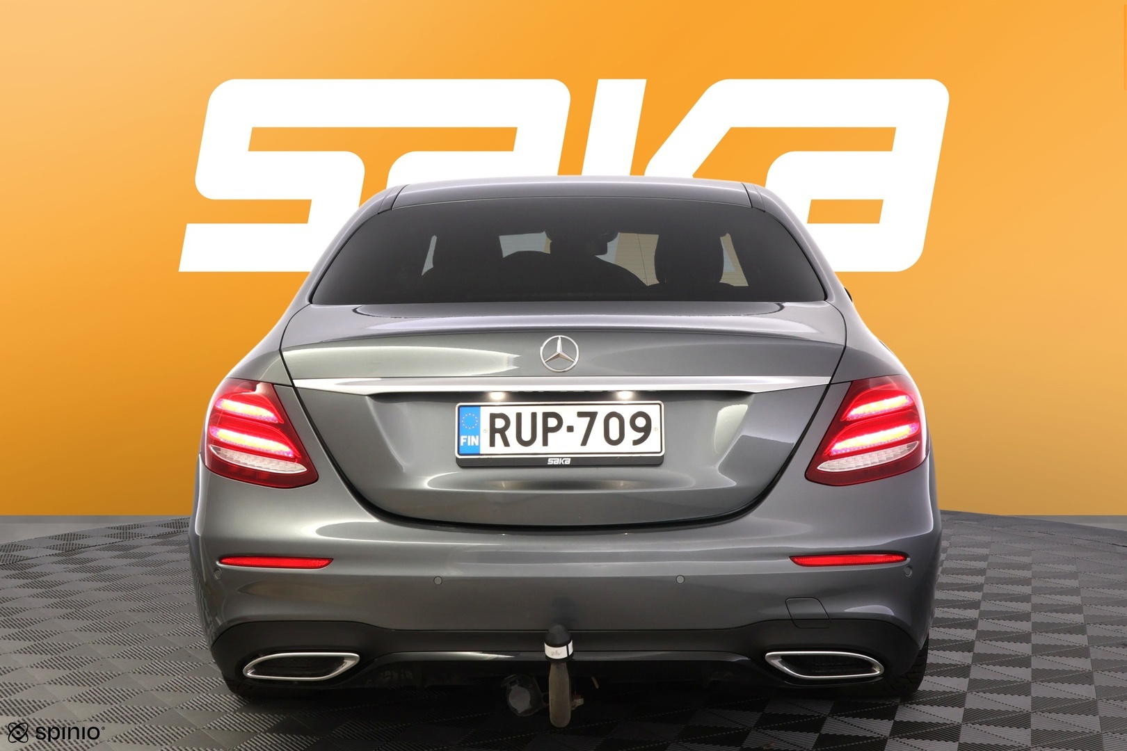 MERCEDES-BENZ E 2020