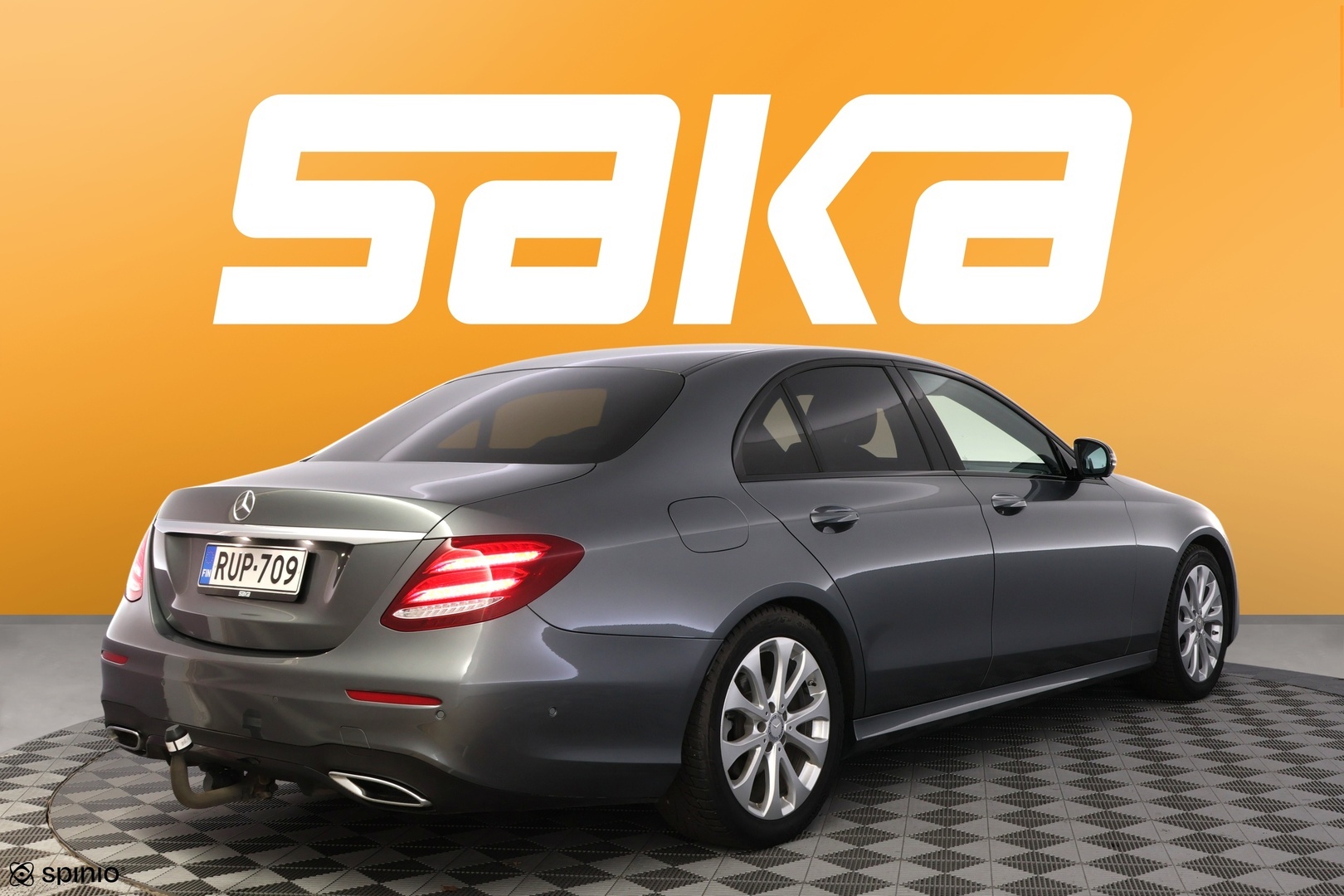 MERCEDES-BENZ E 2020