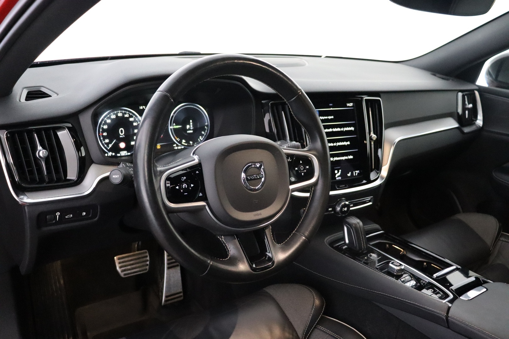 VOLVO V60 2021