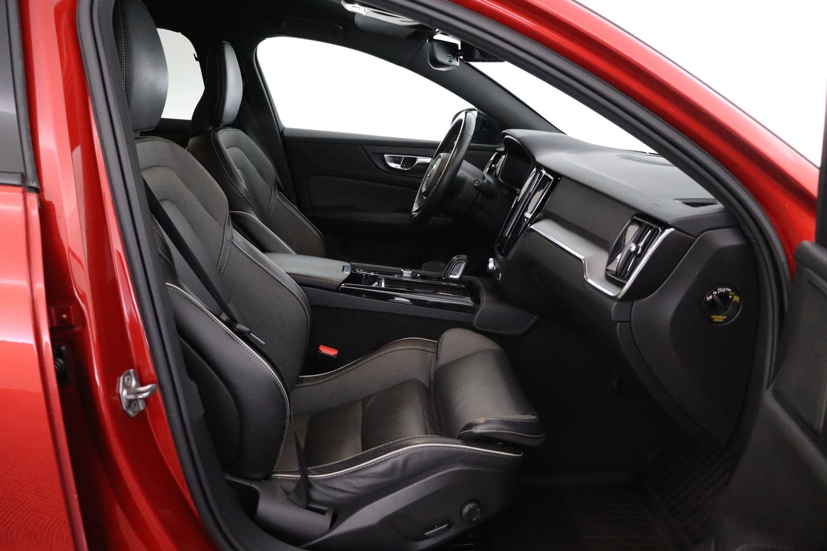 VOLVO V60 2021