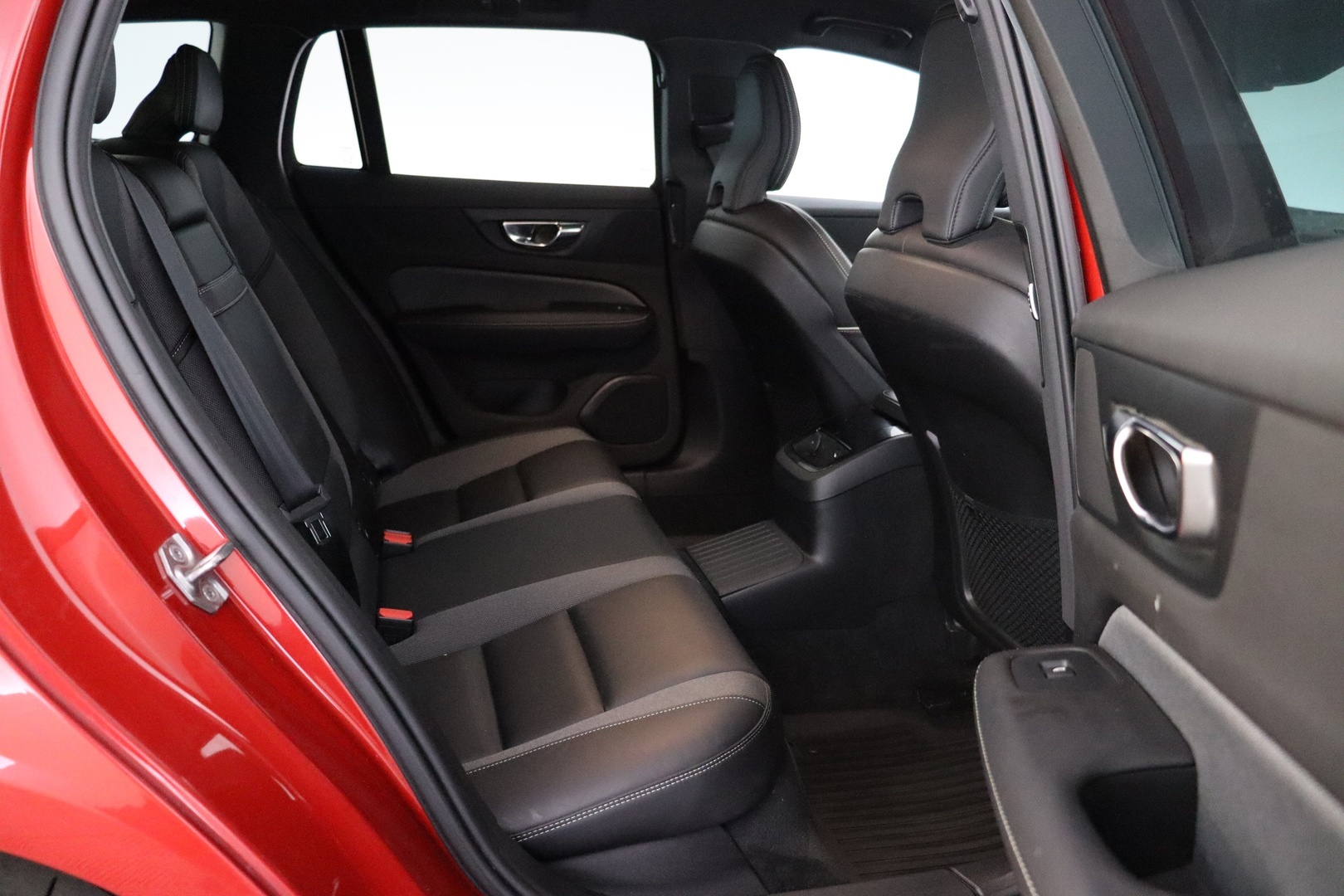 VOLVO V60 2021