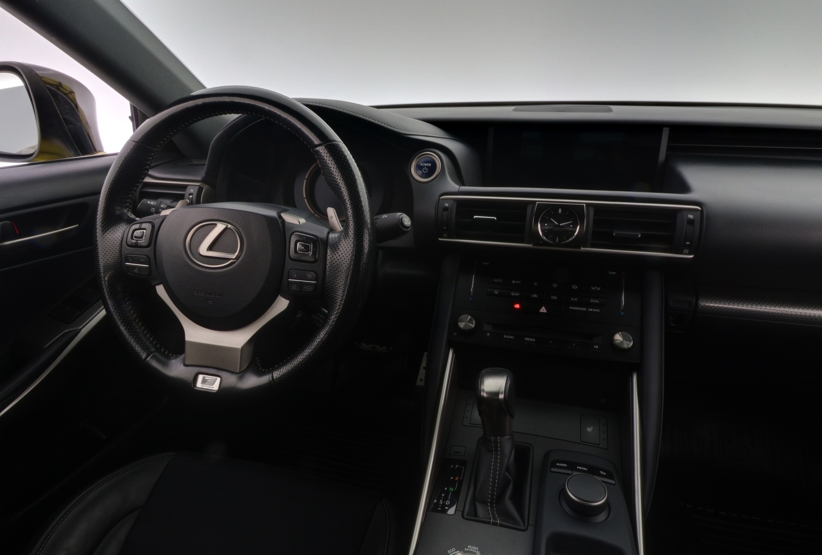 LEXUS IS 2017