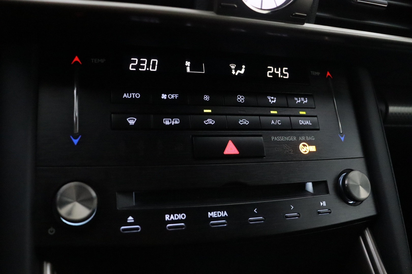 LEXUS IS 2017