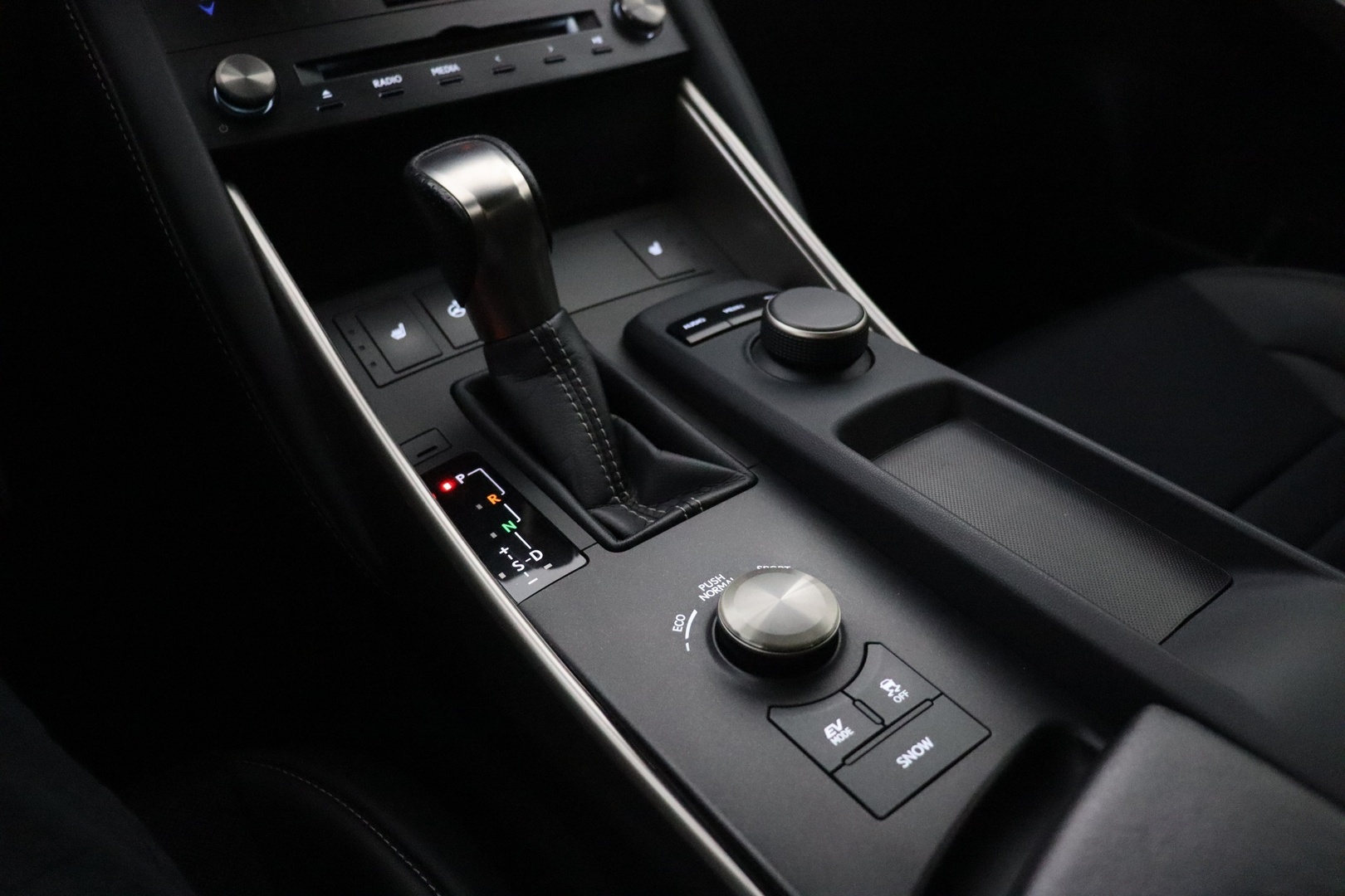 LEXUS IS 2017