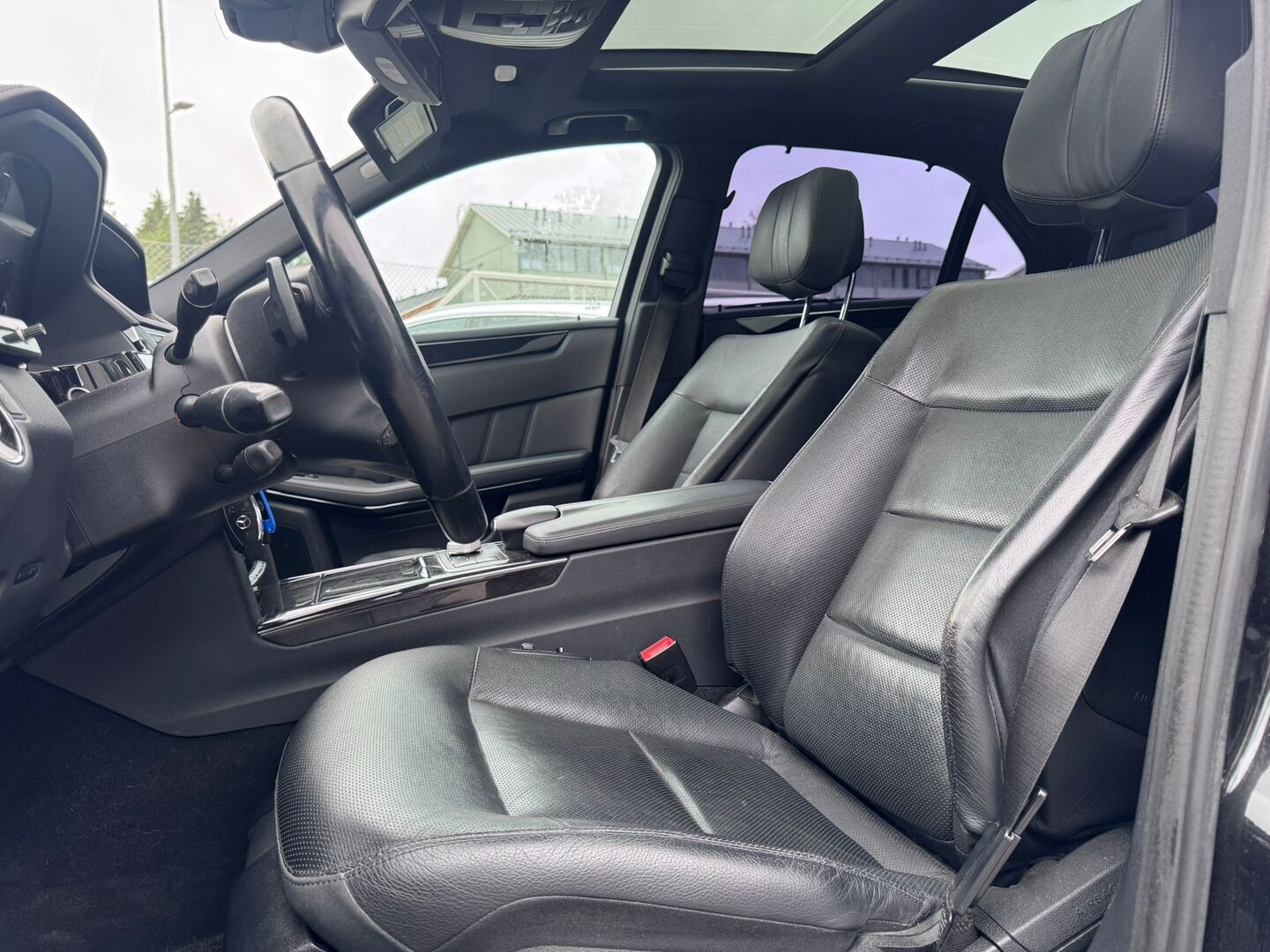 MERCEDES-BENZ E 2010