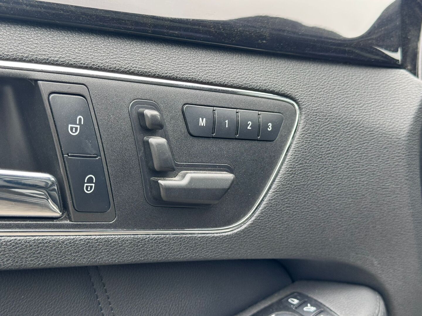 MERCEDES-BENZ E 2010