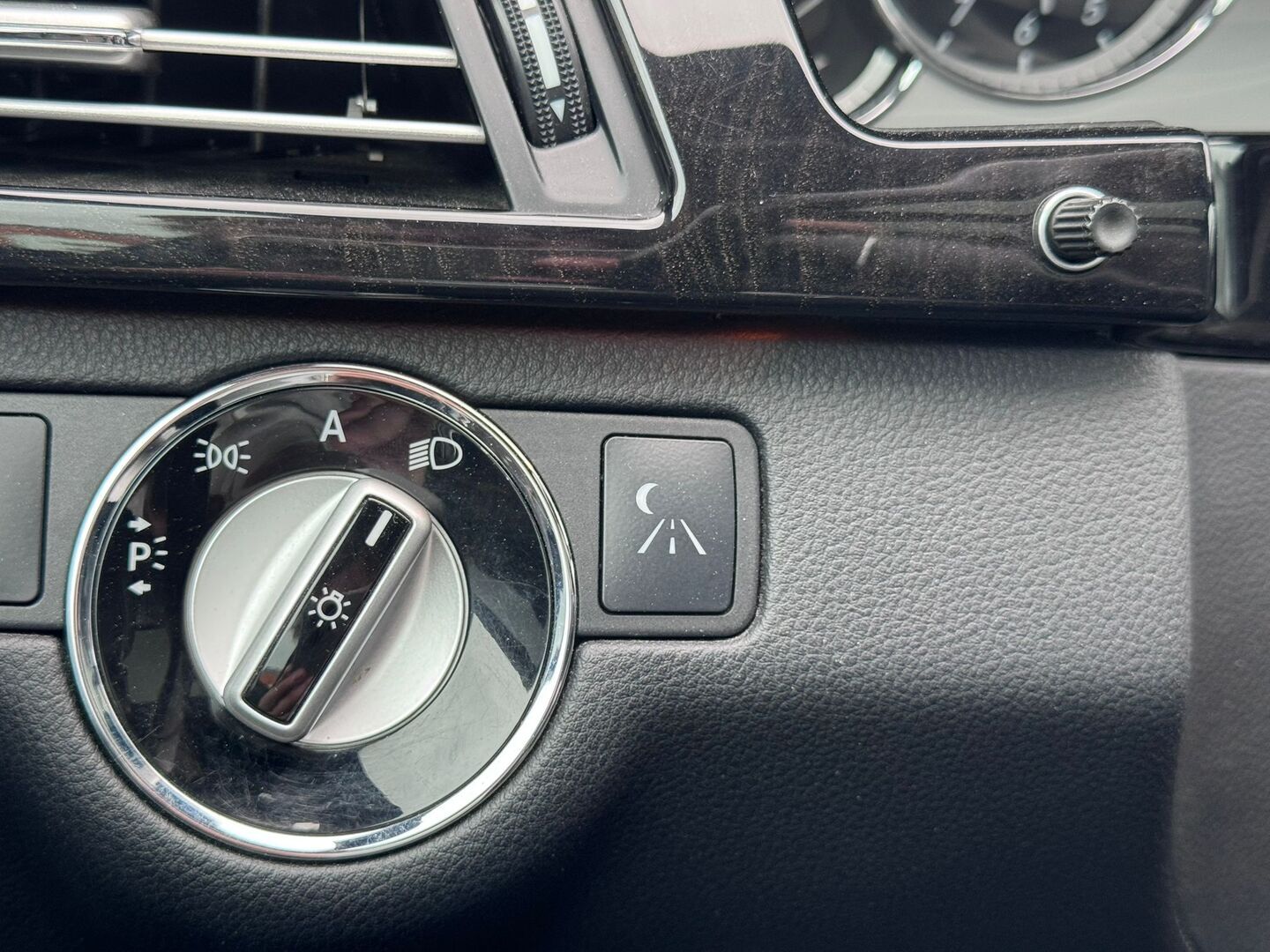 MERCEDES-BENZ E 2010