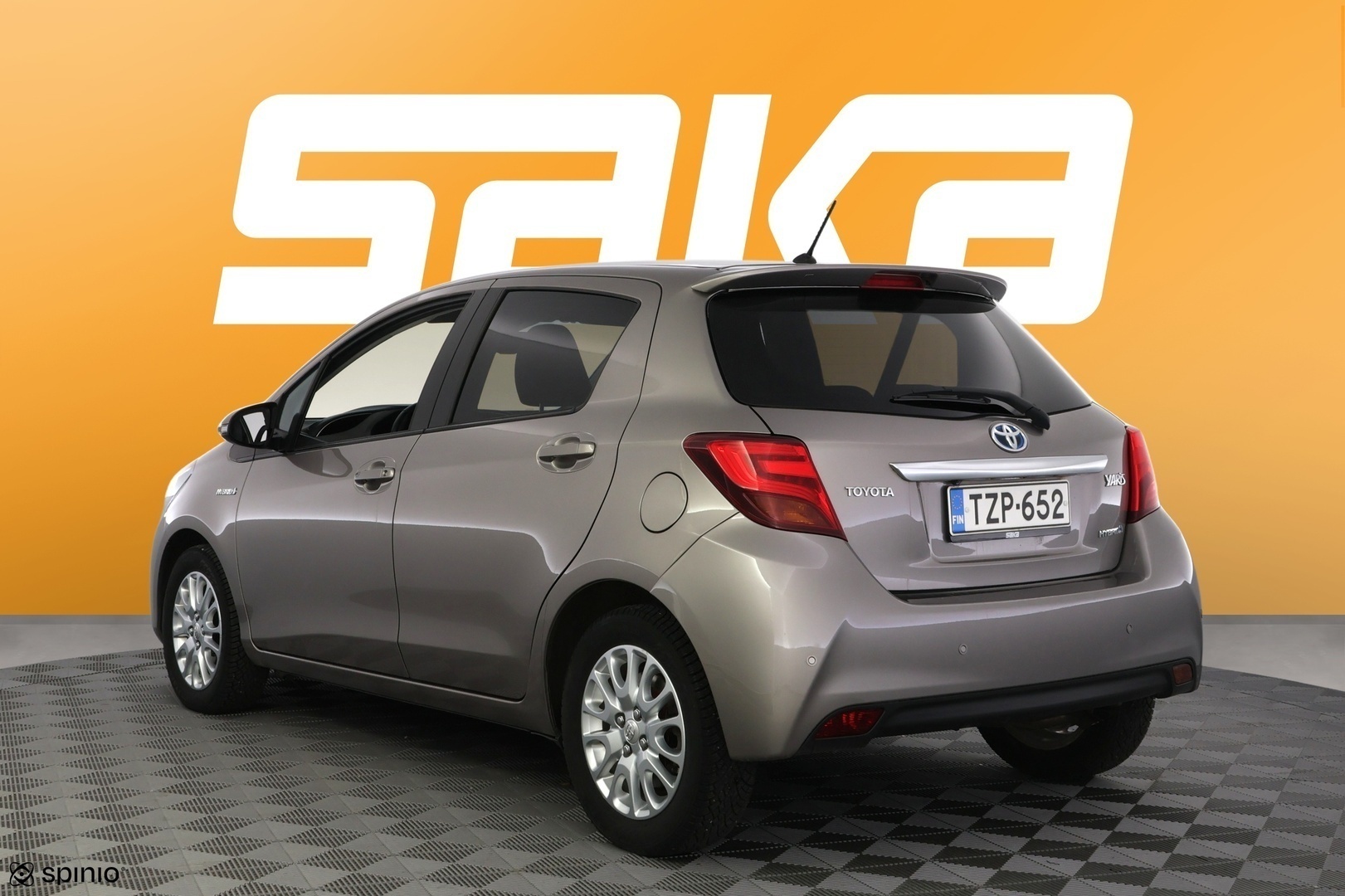 TOYOTA Yaris 2015