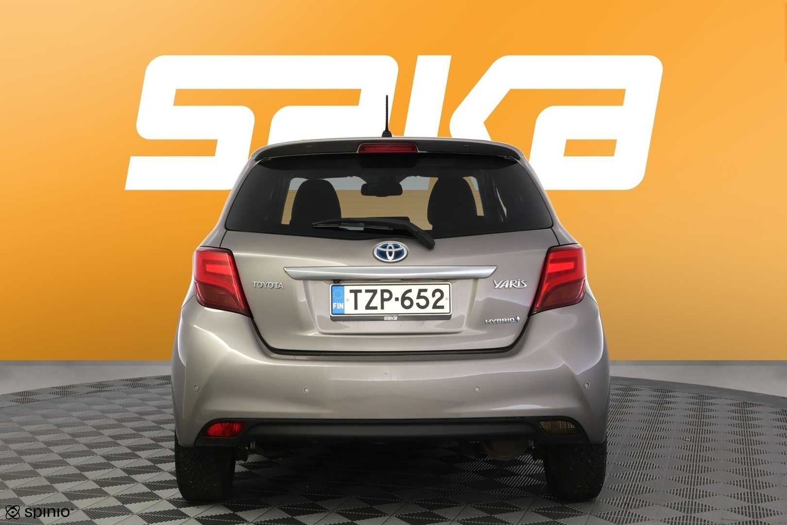 TOYOTA Yaris 2015