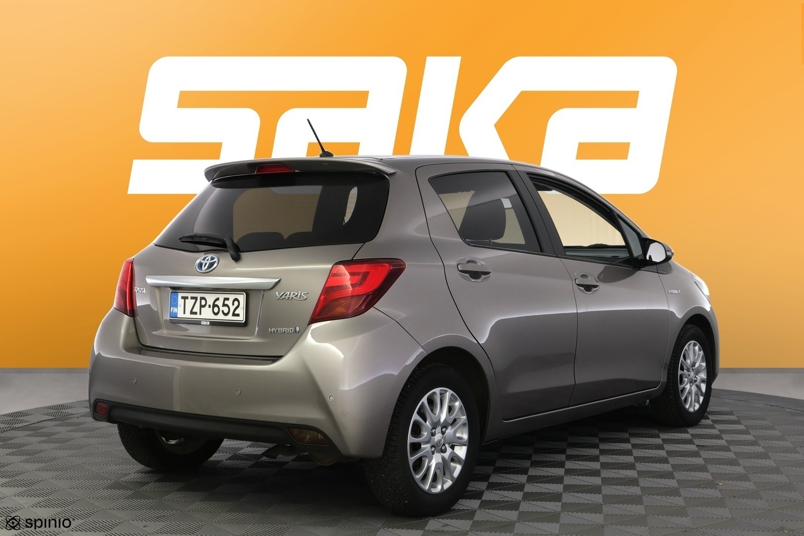 TOYOTA Yaris 2015