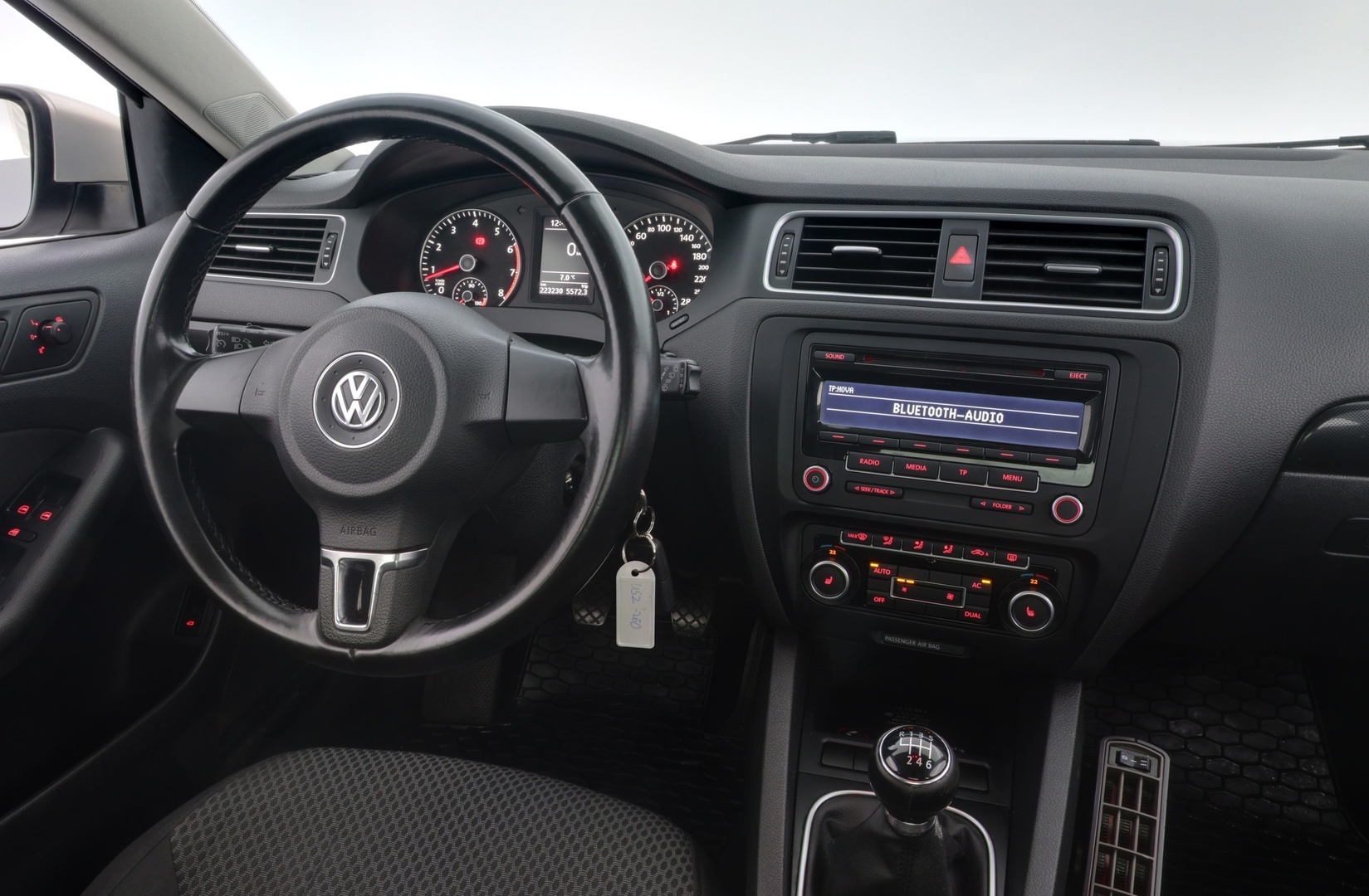VOLKSWAGEN Jetta 2012