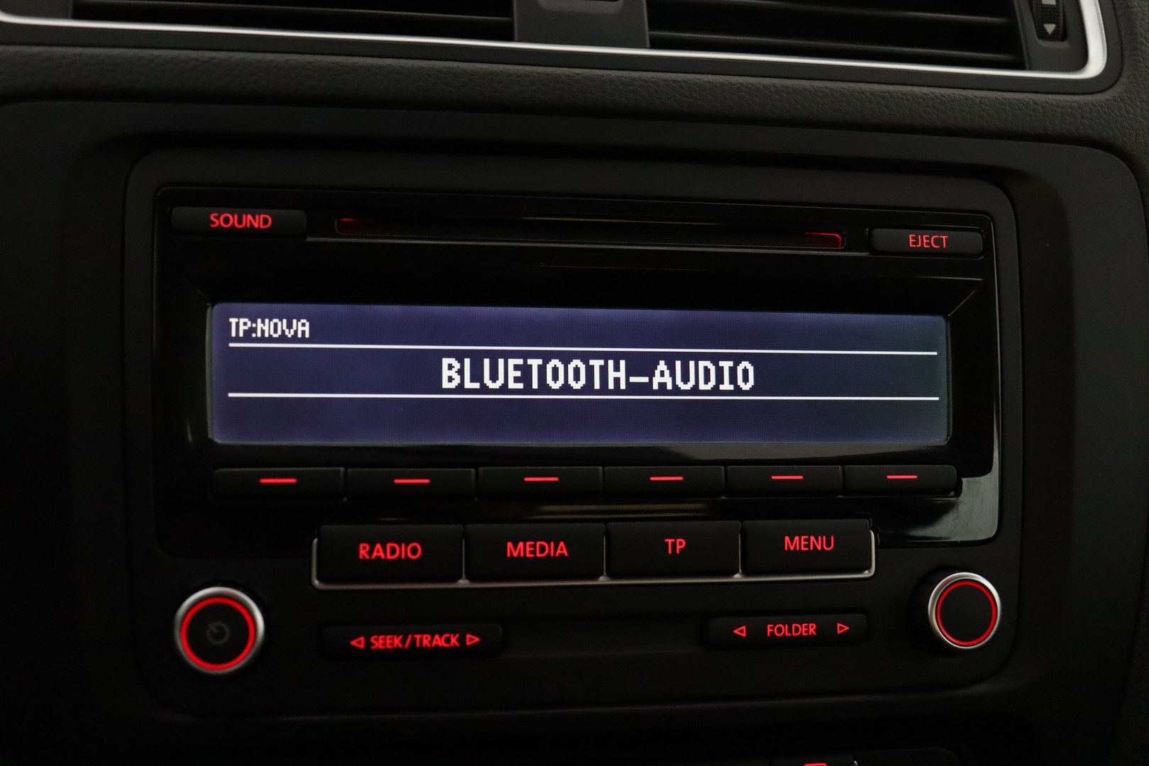 VOLKSWAGEN Jetta 2012