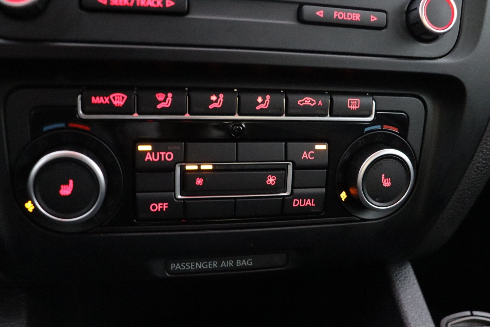 VOLKSWAGEN Jetta 2012