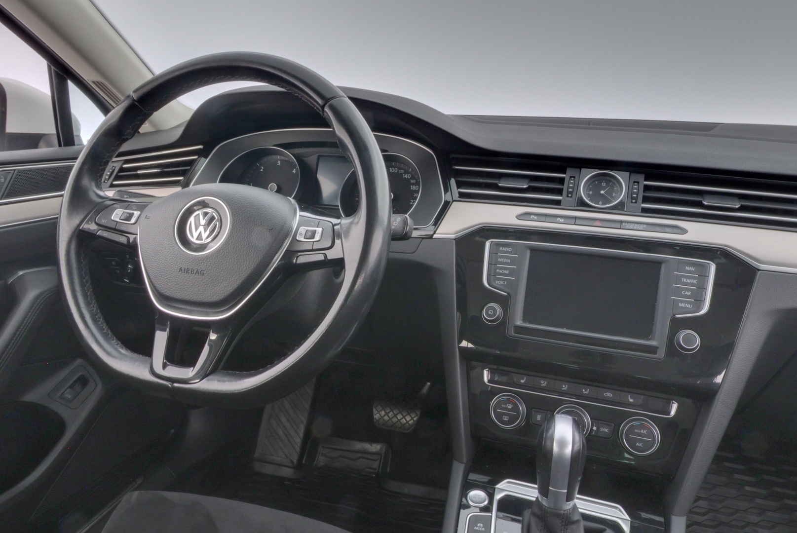 VOLKSWAGEN Passat 2017