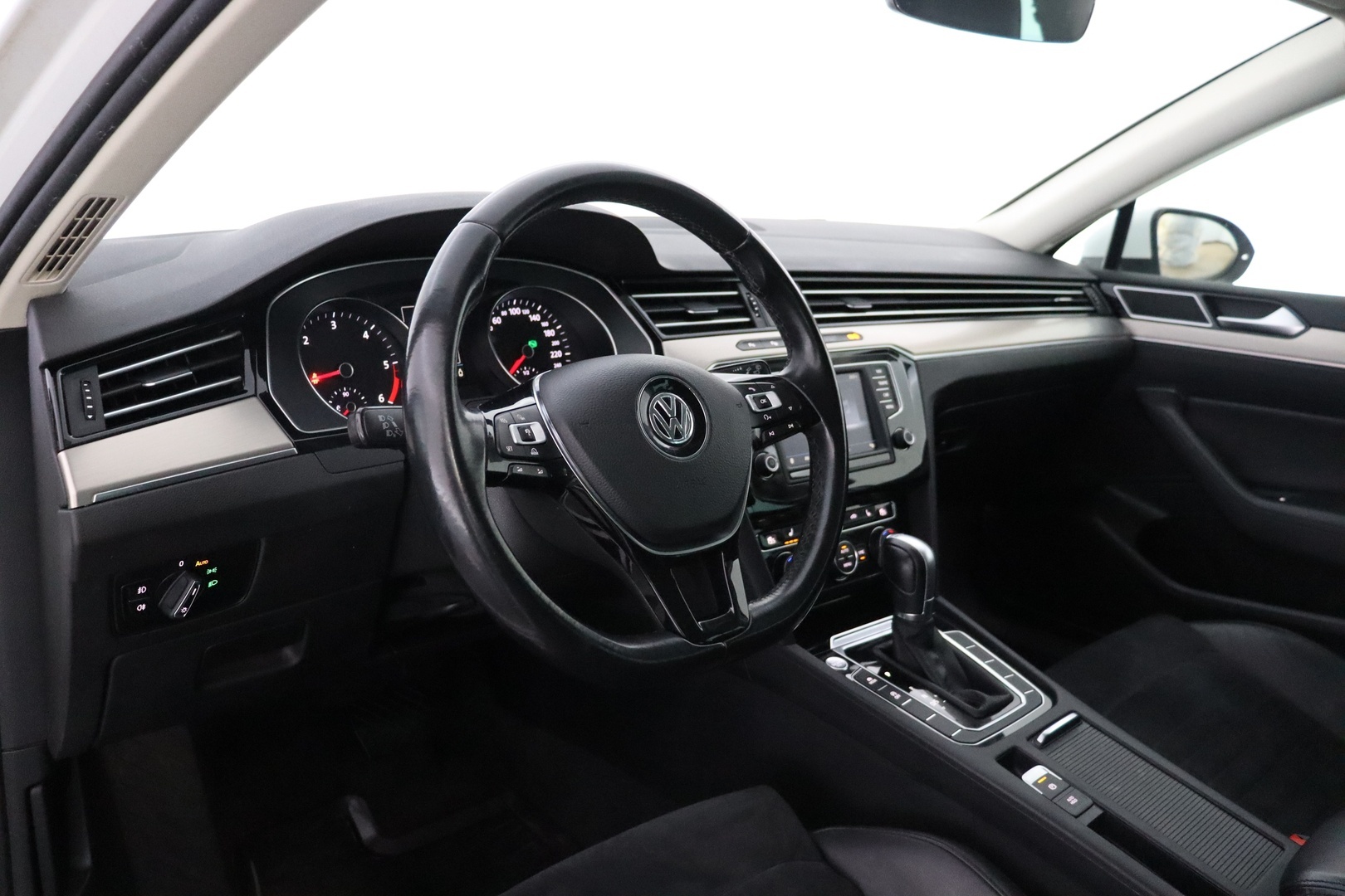 VOLKSWAGEN Passat 2017