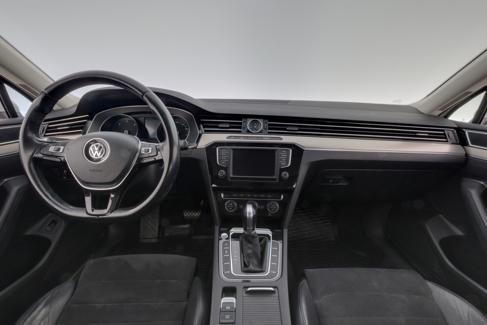 VOLKSWAGEN Passat 2017