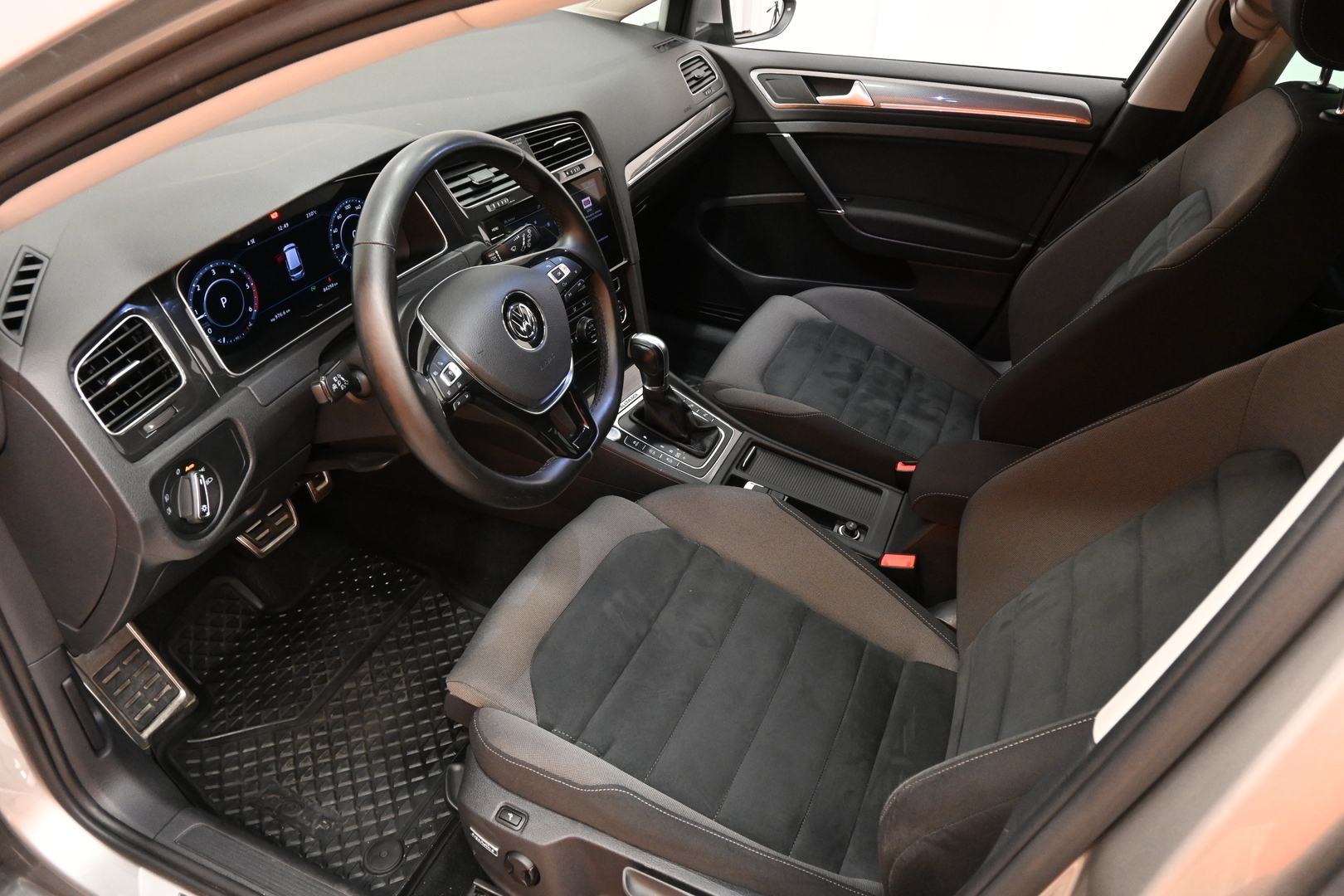 VOLKSWAGEN Golf 2018