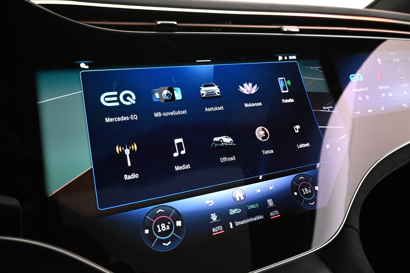 MERCEDES-BENZ EQE SUV 2023