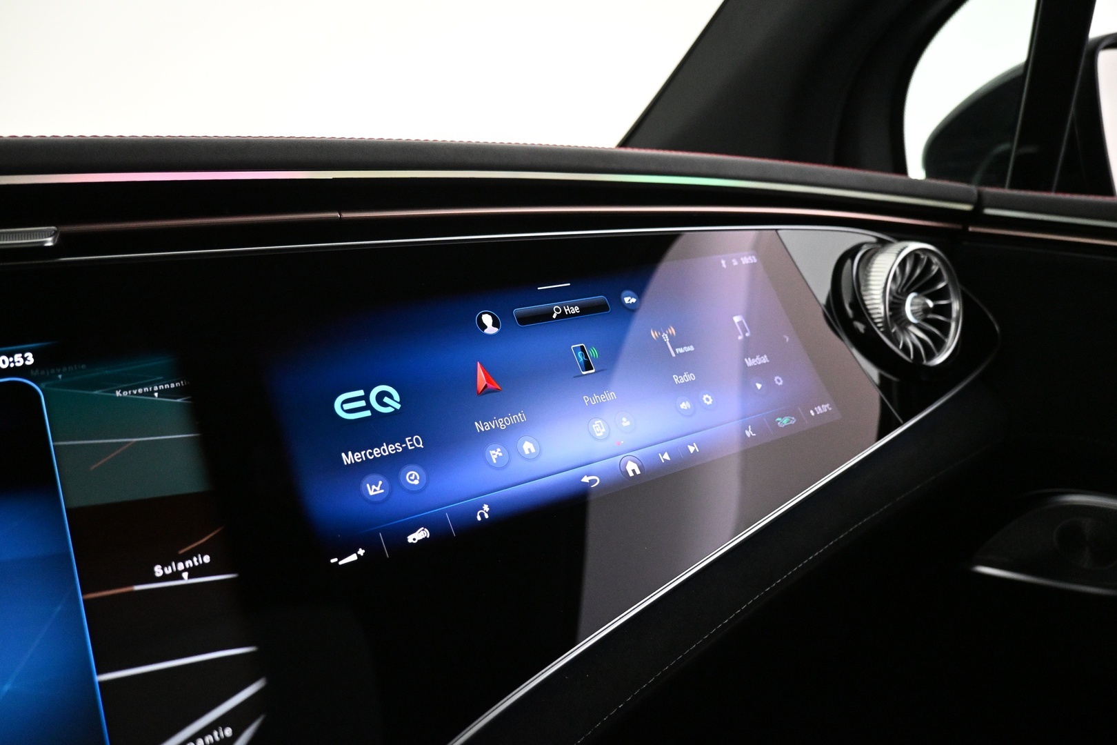 MERCEDES-BENZ EQE SUV 2023