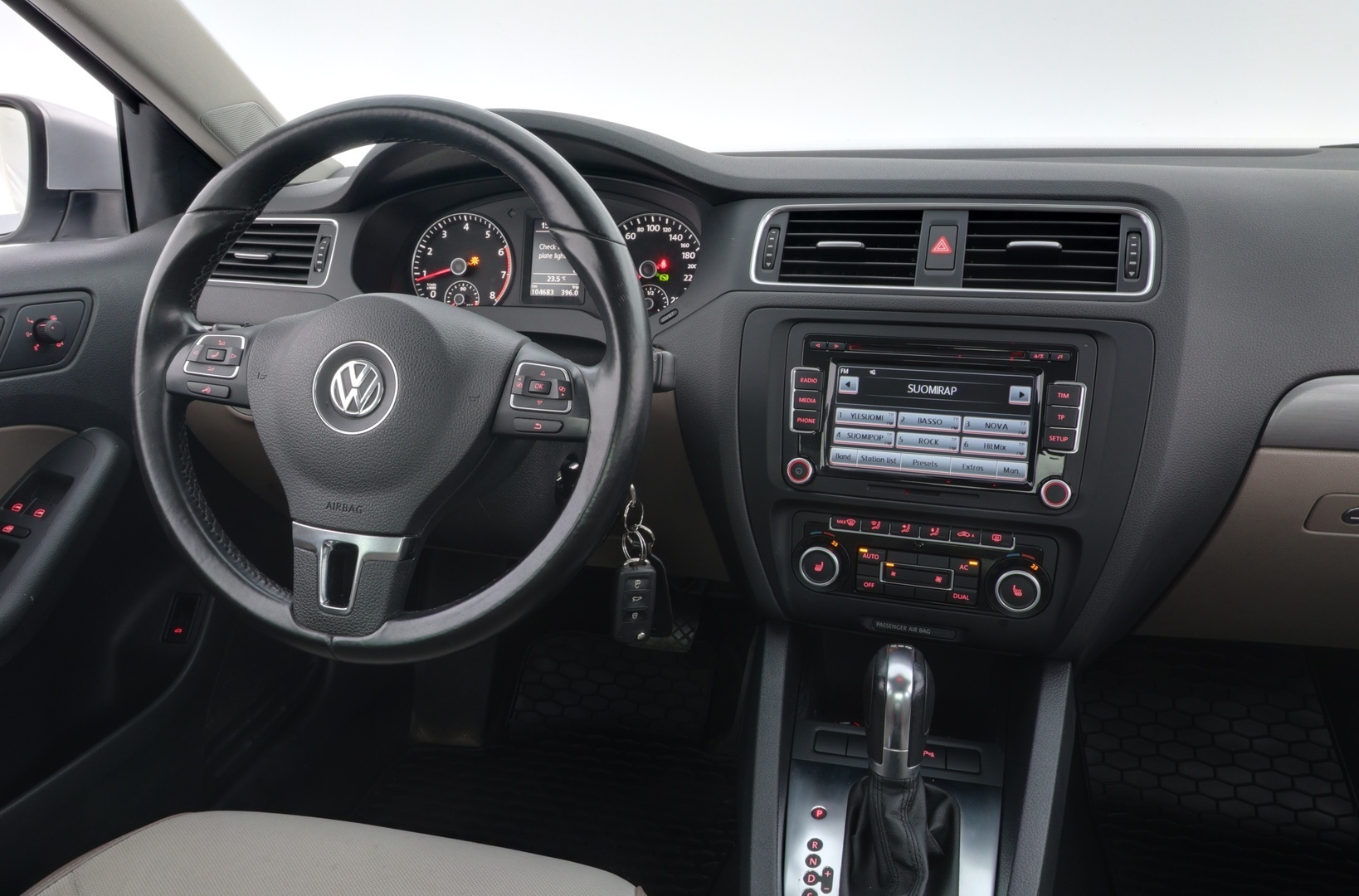 VOLKSWAGEN Jetta 2012
