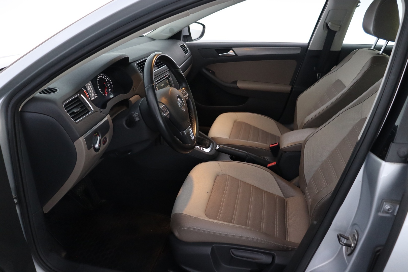 VOLKSWAGEN Jetta 2012