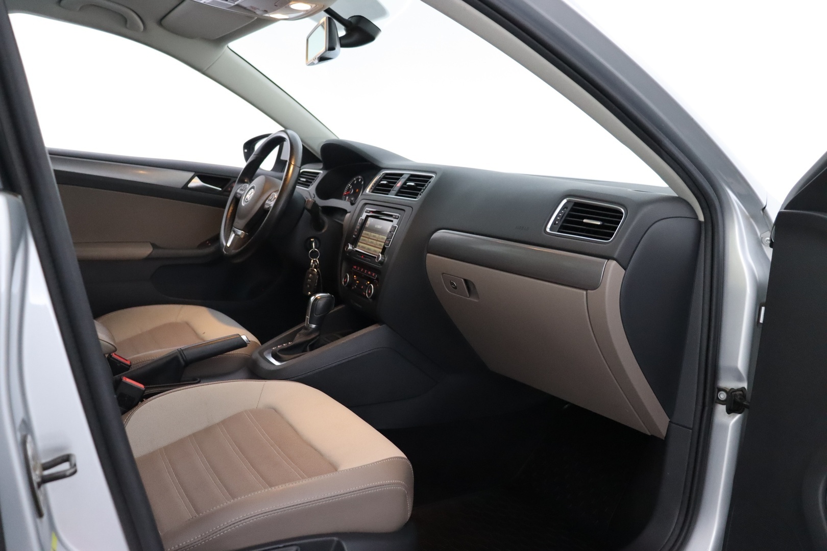 VOLKSWAGEN Jetta 2012