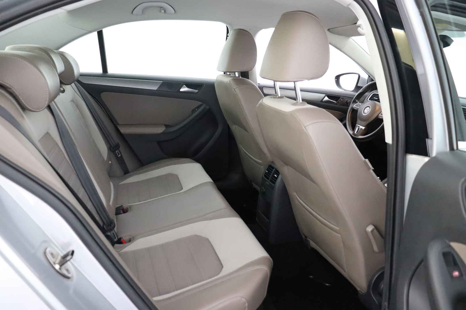 VOLKSWAGEN Jetta 2012