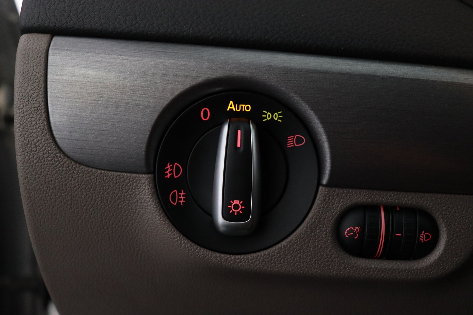 VOLKSWAGEN Jetta 2012