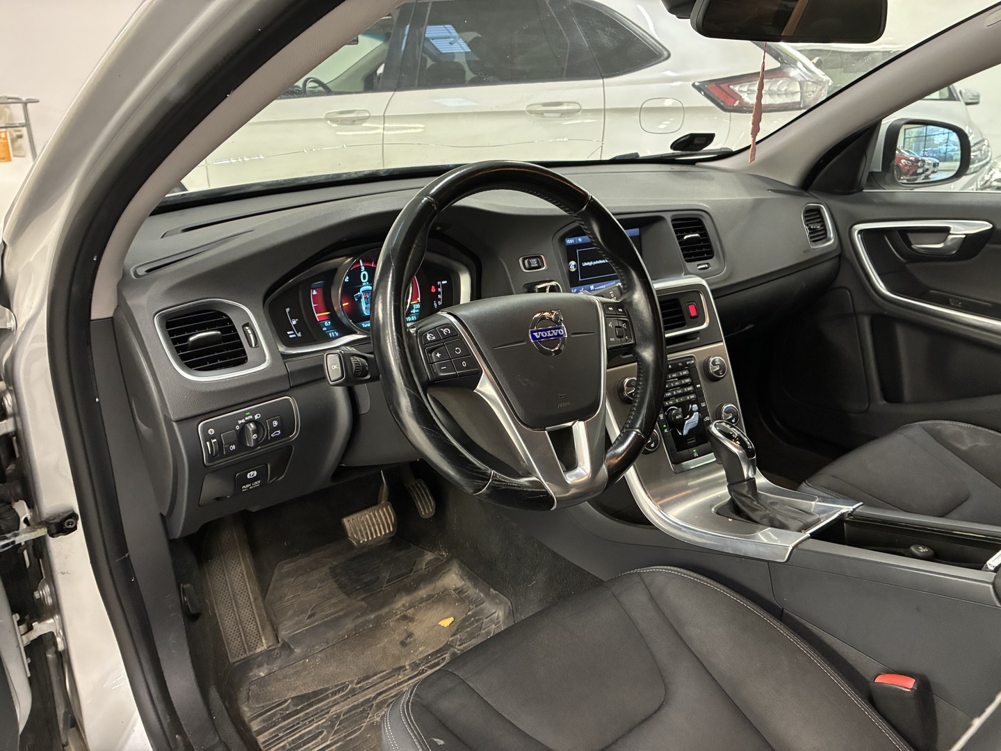VOLVO V60 2014