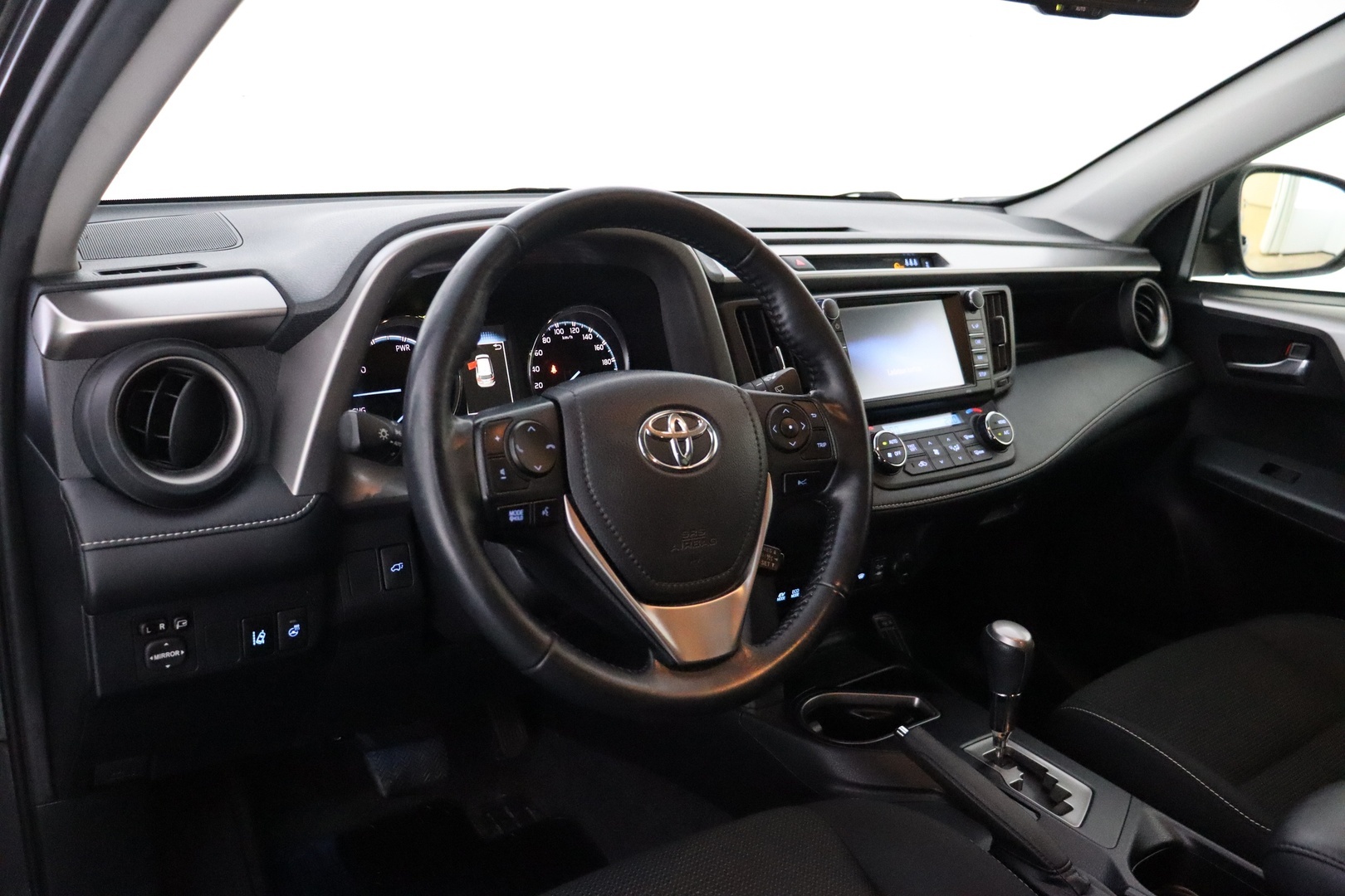 TOYOTA RAV4 2018