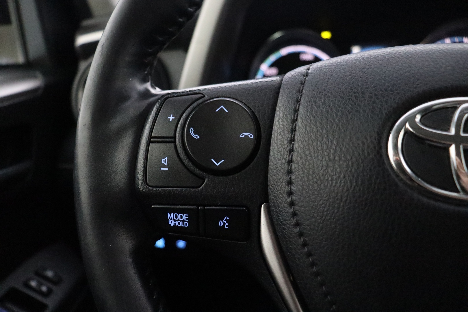 TOYOTA RAV4 2018